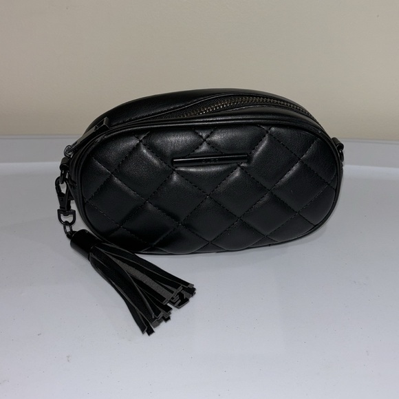 Aldo two in one bag can be worn as a crossbody or fannybelt bag around the waist - Picture 4 of 4